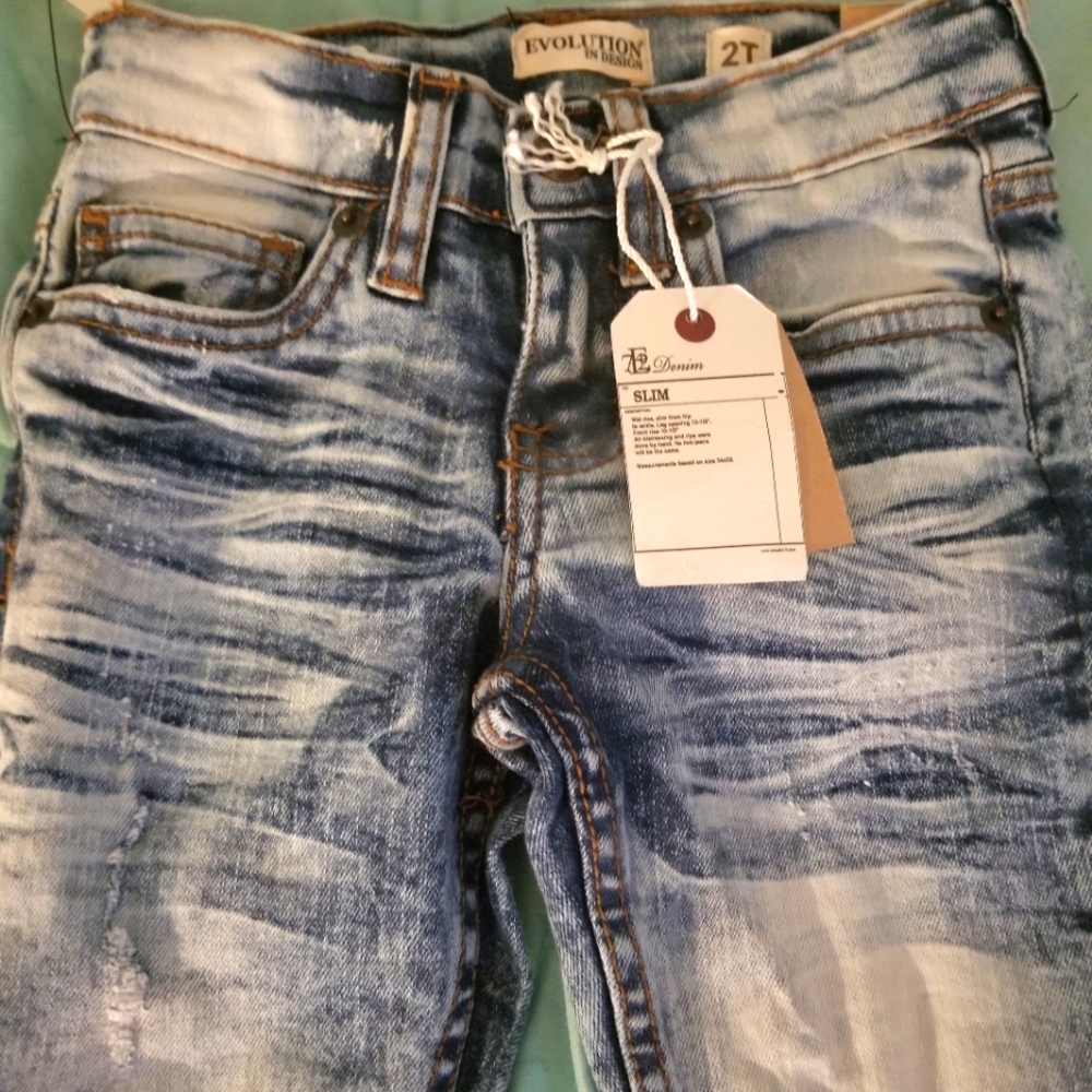NWT Slim Denim 2T White wash Dissyressed Jean's by Evolution in Design